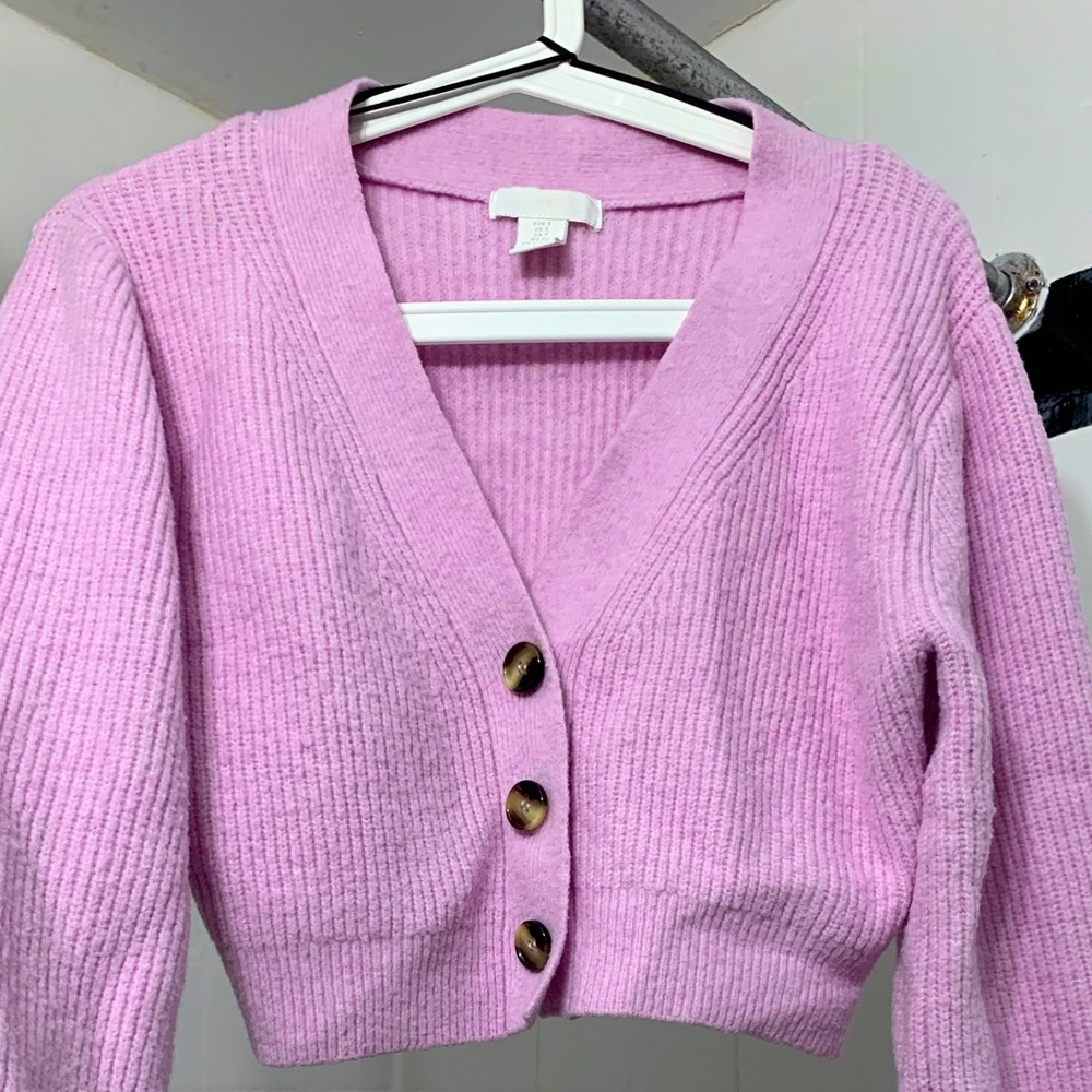 AVAILABLE IN JUNE H&M cropped pink cardigan